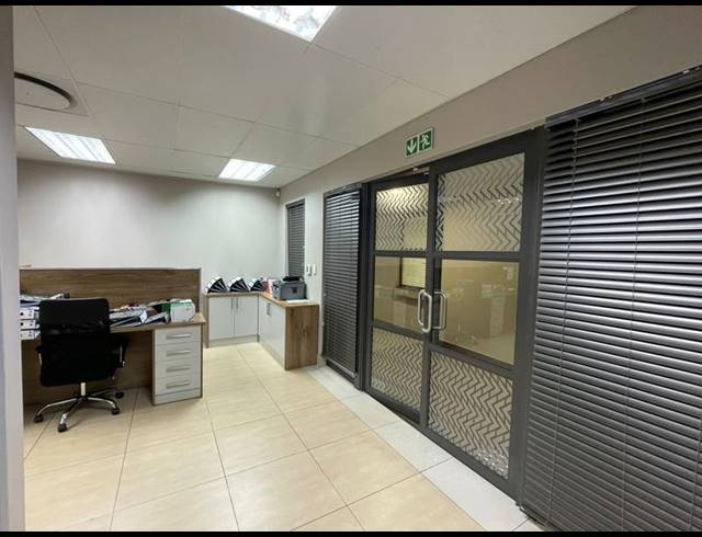BUSINESS PROPERTY TO RENT IN MIDFIELD ESTATE